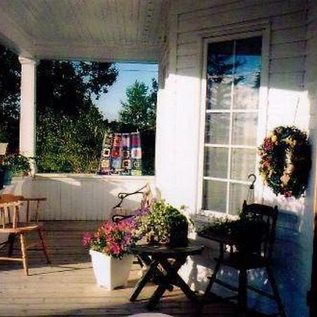 Sproule Heritage Bed & Breakfast Strathmore Exterior photo