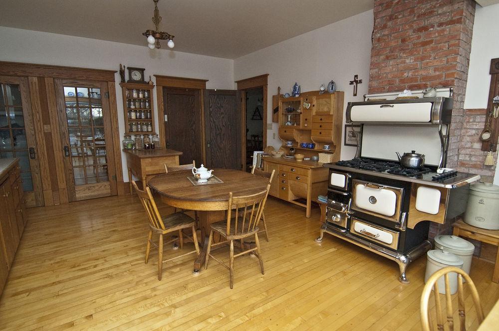 Sproule Heritage Bed & Breakfast Strathmore Exterior photo