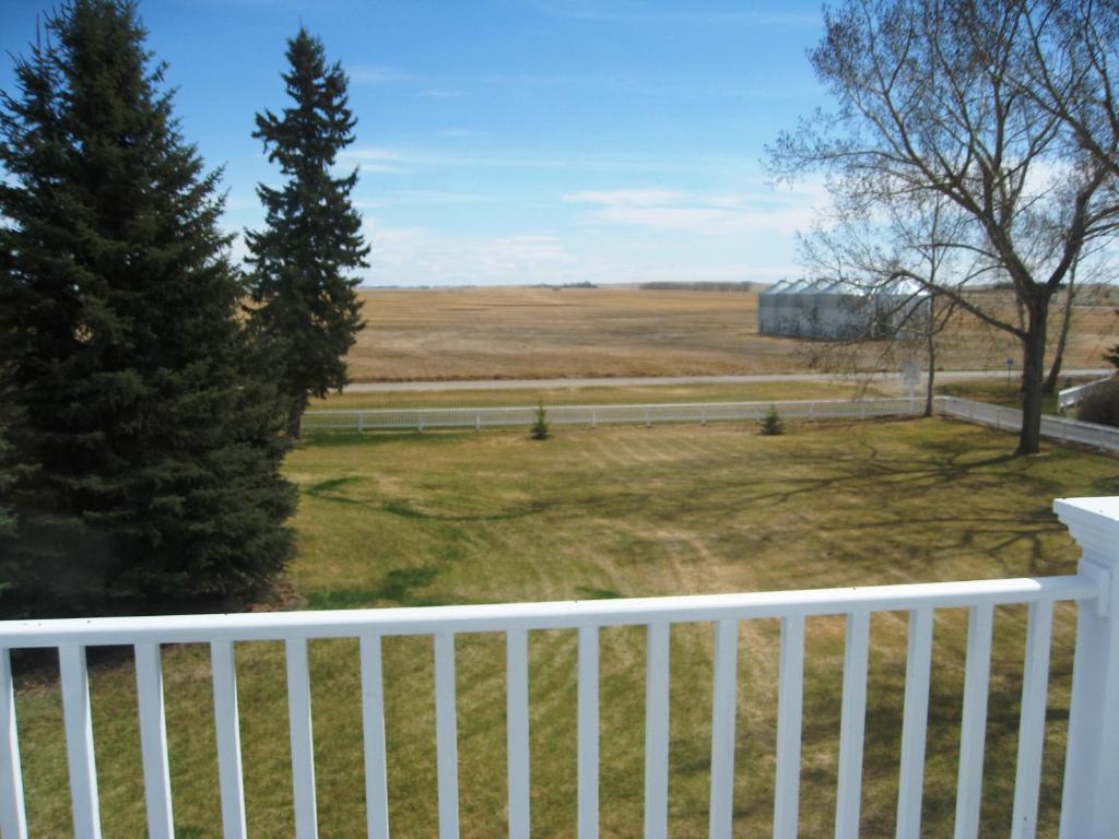 Sproule Heritage Bed & Breakfast Strathmore Exterior photo
