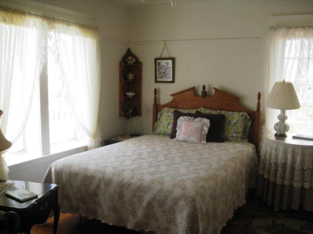 Sproule Heritage Bed & Breakfast Strathmore Exterior photo